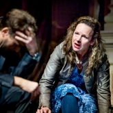 Stackars Birger – Av: Martina Montelius – Regi: Josefin Ankarberg – Scenografi och kostym: Richard Andersson – Örebro teater 2020 – Foto: Kicki Nilsson